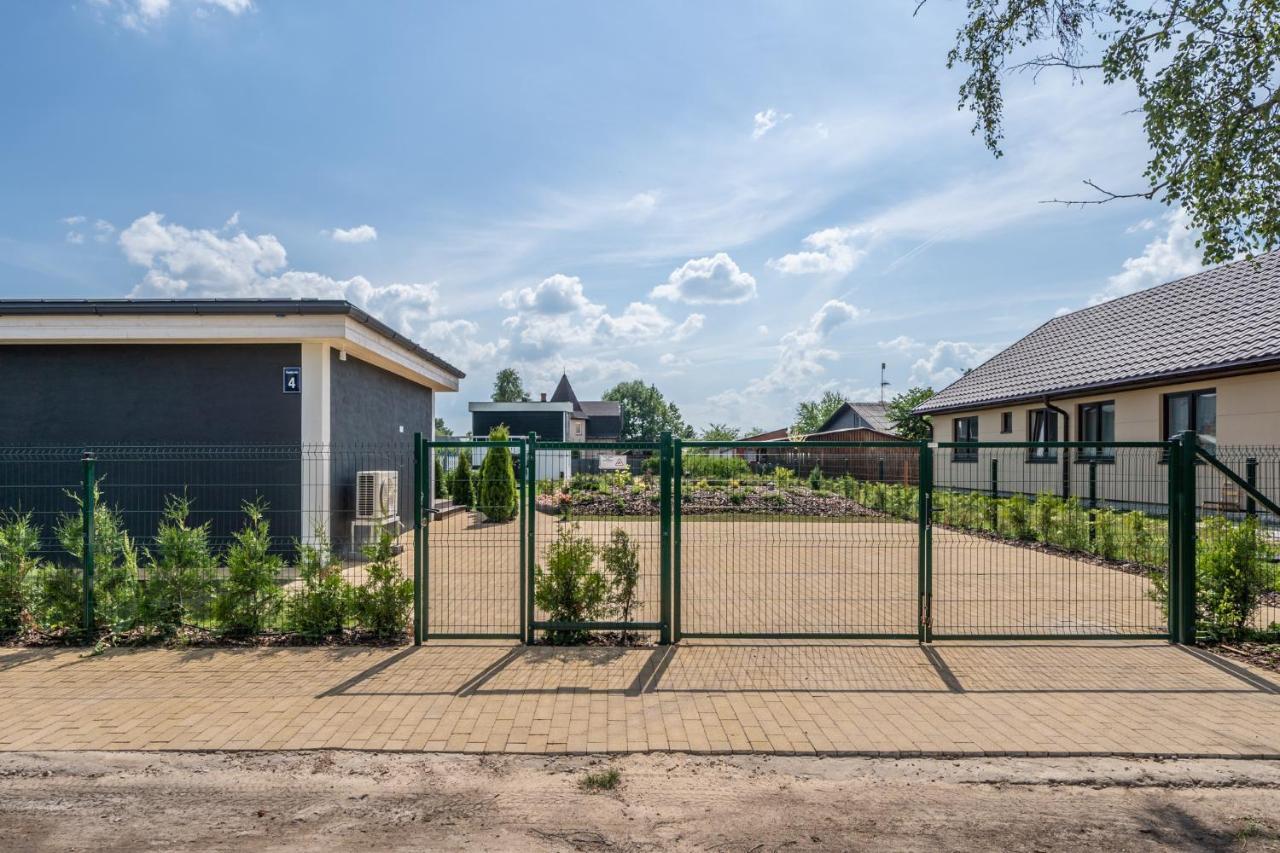 Family Garden House With Free Private Parking & Playground Villa Riga Exterior photo