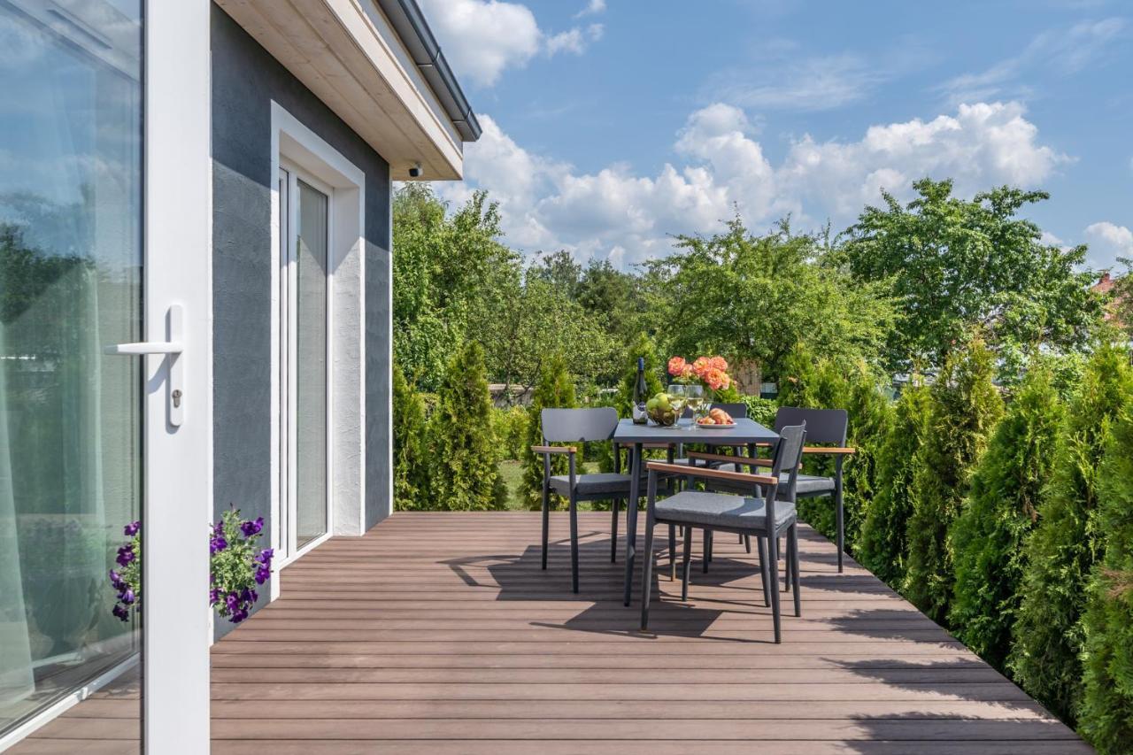 Family Garden House With Free Private Parking & Playground Villa Riga Exterior photo